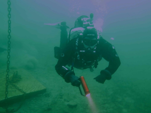  Explorar el fondo marino 